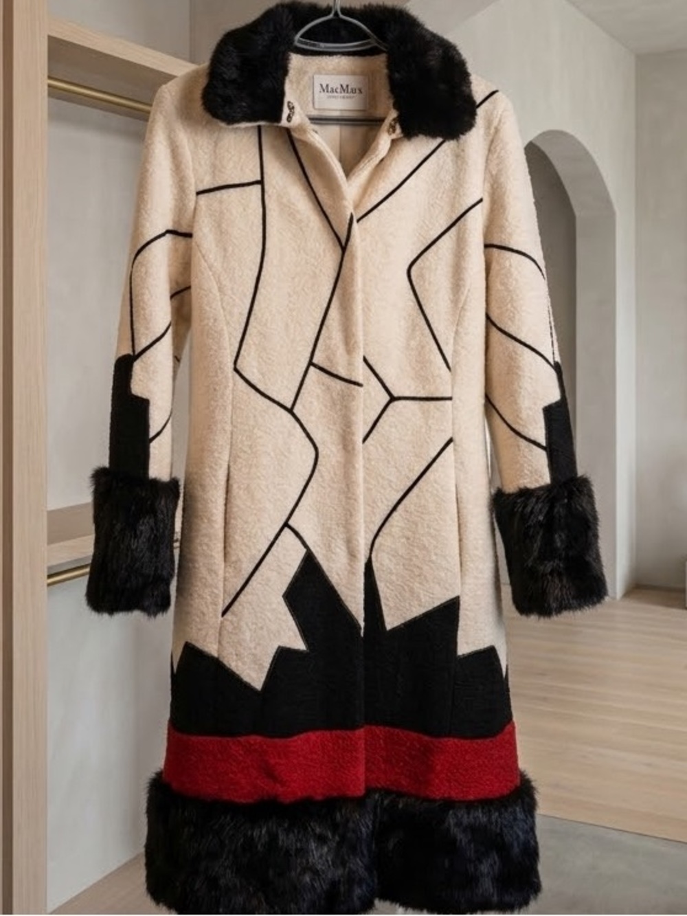 Vintage MaxMara Made in Italy Geometric Wool Coat with Fur Trim size 8 / EU 40 - Picture 2 of 8